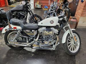 2002 HARLEY-DAVIDSON® SPORTSTER 883 HUGGER WHITE PEARL