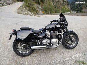 TRIUMPH BONNEVILLE SPEEDMASTER / BOBBER 1200