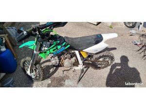 DIRT MOTO CROSS 125 YCF FINITION PILOT