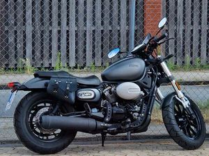 HYOSUNG GV 300 S EVO BOBBER