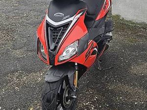 APRILIA SR 50 ( 2016 JAHRGANG ) AB MFK ( 13.000KM ) CANTON LUCERNE -