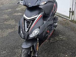 APRILIA SR 50 ( 2018 JAHRGANG ) 11.000KM CANTON LUCERNE -
