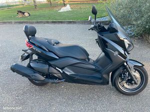 YAMAHA X-MAX 400