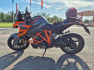 KTM SUPERDUKE GT 1290