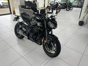 TRIUMPH STREET TRIPLE RS