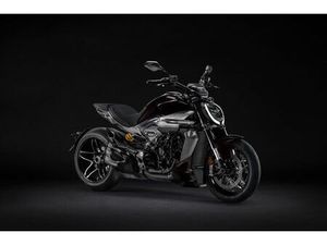 DUCATI X DIAVEL V4