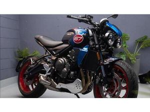 VENDO TRIUMPH TRIDENT 660 TRIPLE TRIBUTE EDITION (2024) NUOVA A TORINO (CODICE 9885565) - MOTO.IT