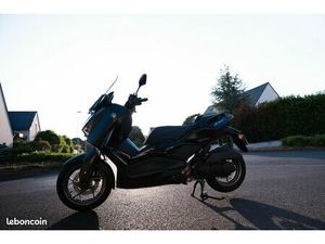 YAMAHA X-MAX - TECH MAX 125 CC