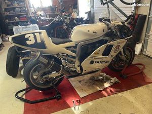 SUZUKI 1100 GSXR