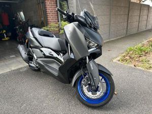 ② YAMAHA XMAX 125 2025 NOIR MAT NEUF NEUF 50KM GARANTIE 3 ANS