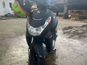 SCOOTER PREMIÈRE MAIN