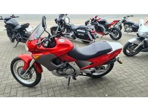 ② APRILIA PEGASO 650