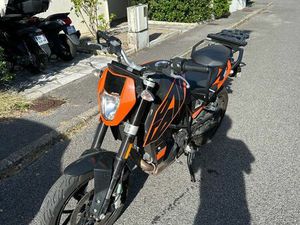 ÉCHANGE 690 DUKE KTM SUR LA BASE DE 4000