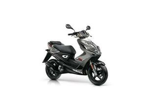 ICH SUCHE EINE YAMAHA AEROX 50 CCM