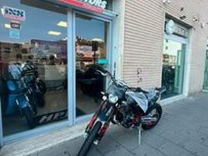 FANTIC MOTARD 125 PERFORMANCE