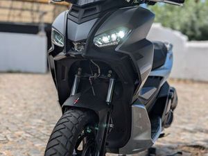 APRILIA SR GT 125 CC TORRES VEDRAS (SÃO PEDRO, SANTIAGO, SANTA MARIA DO CASTELO E SÃO MIGUEL) E MATACÃES