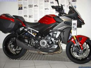SUZUKI GSX-S1000