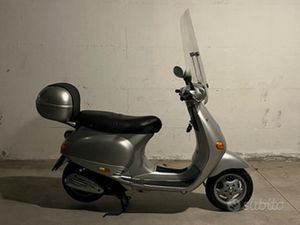 VESPA ET4 125