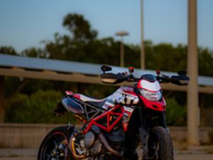 HYPERMOTARD 950 2023