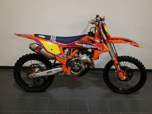 KTM 250 SX-F FACTORY EDITION MODELL 2021 / ERST