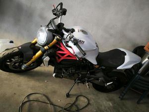 DUCATI MONSTER 1200S TOP ZUSTAND!