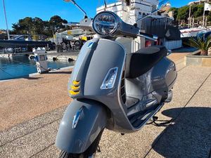 VESPA 300 GTS SUPER