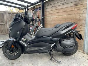② SCOOTER YAMAHA XMAX 400