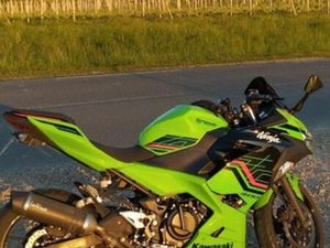 KAWASAKI NINJA 400