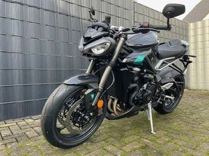TRIUMPH STREET TRIPLE 765 RS MODELLJAHR 2026