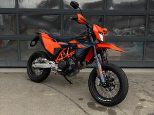 690 SMC R ABS (35 KW) 2026