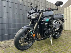 TRIUMPH STREET TRIPLE 765 RS