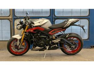 TRIUMPH STREET TRIPLE 765 RX 2026 NEU