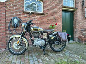 ROYAL ENFIELD CLASSIC 500