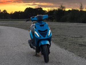ZIP 4T 50CC FAST — SCOOTERS | PIAGGIO — MARKTPLAATS