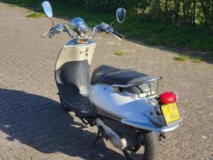 SYM ALLO GEEL KENTEKEN — SCOOTERS | SYM — MARKTPLAATS