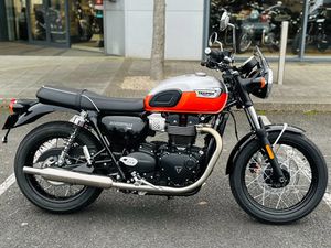 TRIUMPH BONNEVILLE T100 LOW MILEAGE