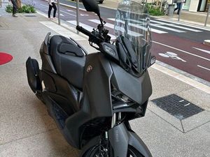YAMAHA XMAX 125