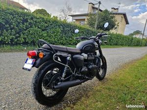 TRIUMPH T100 FULL BLACK