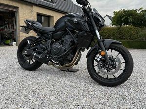 MT 07 / A2 / FULL BLACK AVEC KIT DE RABAISSEMENT
