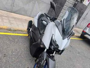 YAMAHA - XMAX 300