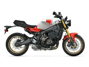 2025 YAMAHA XSR 900