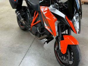 SUPER DUKE GT