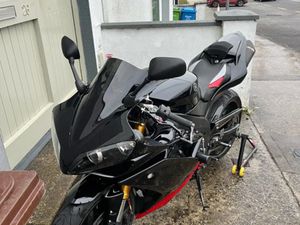 YAMAHA YZF R1