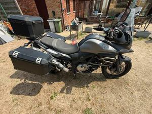 ② SUZUKI VSTROM DL650XAUE ADVENTURE PACK