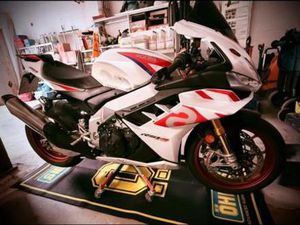APRILIA RSV4 FACTORY