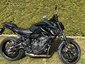 YAMAHA MT-07 PURE AKRAPOVIC