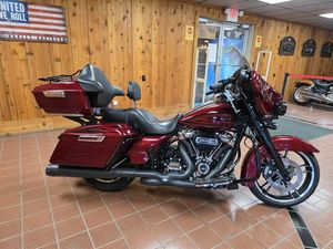 2017 HARLEY-DAVIDSON STREET GLIDE® SPECIAL