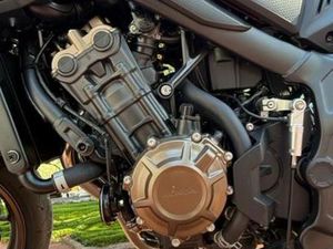 HONDA - CB650R E-CLUTCH