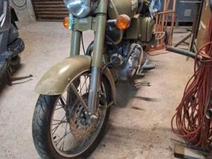 ROYAL ENFIELD - CLASSIC 500