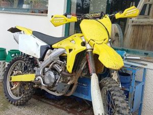 SUZUKI RMZ 450 MATRICULADA NEGOCIAVEL VINHAIS